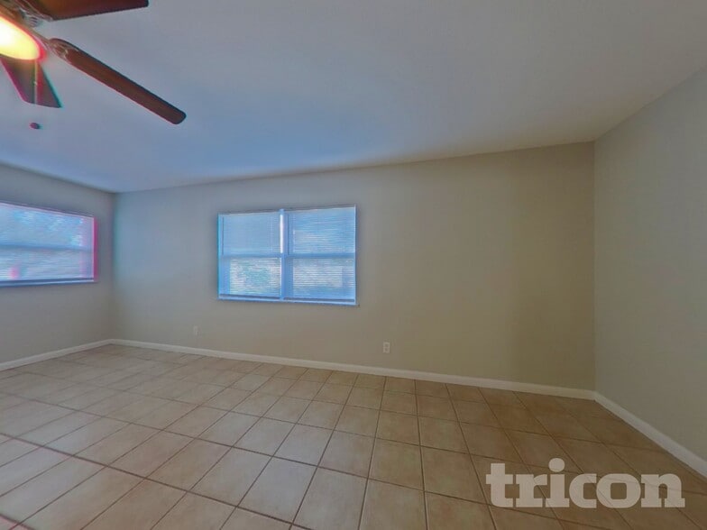 Building Photo - 1337 Hamlin Dr