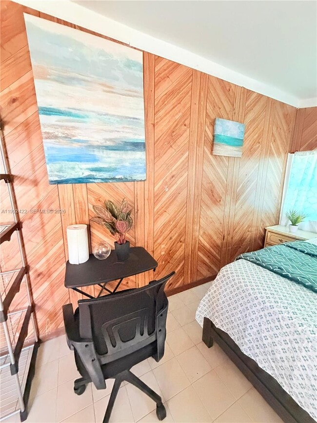 Building Photo - 19631 NE 12th Ct