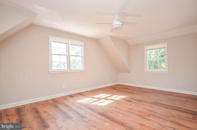 Building Photo - 9107 Lindale Dr