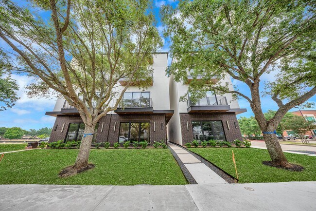 Building Photo - 1135 Lake Pointe Pkwy
