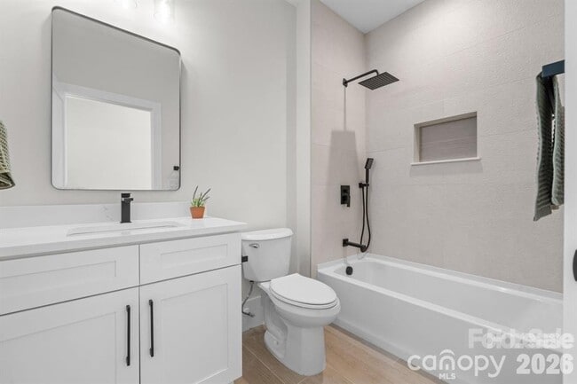 Building Photo - 548 Car Farm Rd