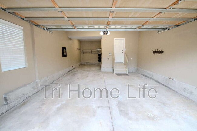 Building Photo - 11033 Grayledge Cir