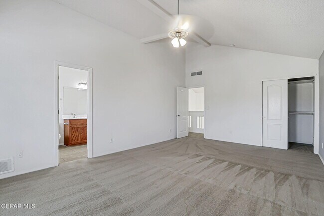 Building Photo - 3744 Tierra Isela Dr