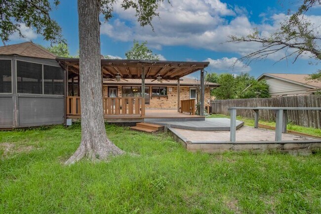 Building Photo - 11101 Froke Cedar Trail