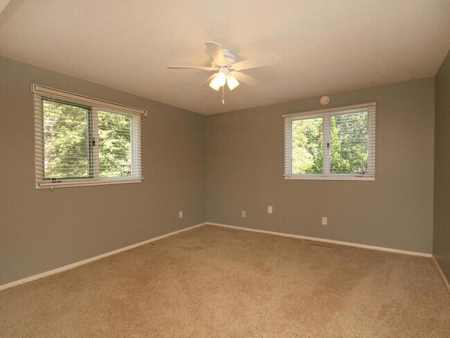 Building Photo - 15712 Wing Lake Dr
