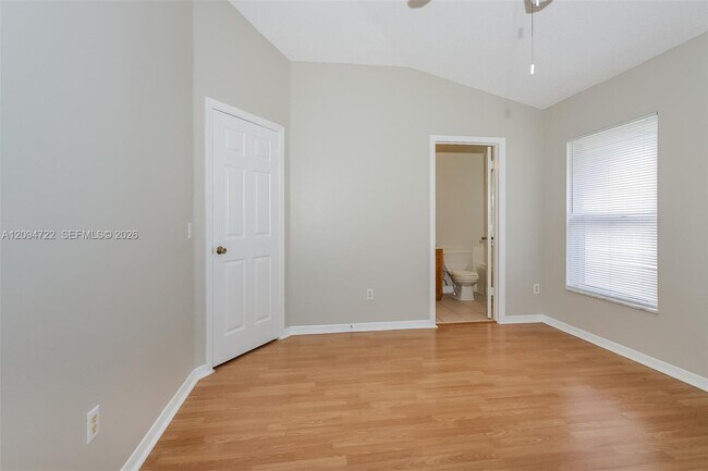 Building Photo - 506 NW Ferris Dr