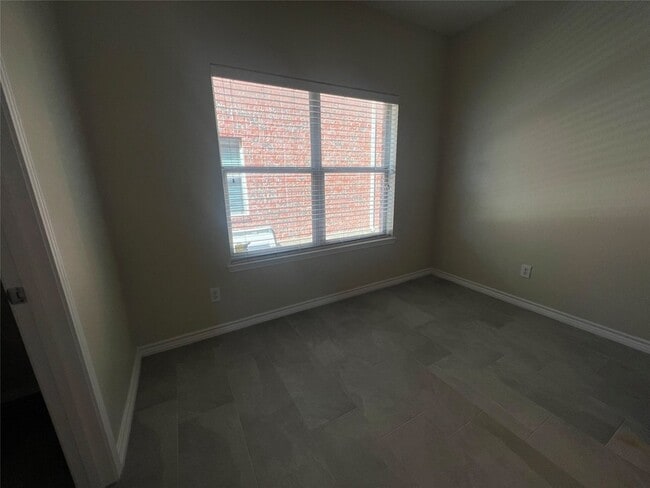 Building Photo - 15632 Gatehouse Dr