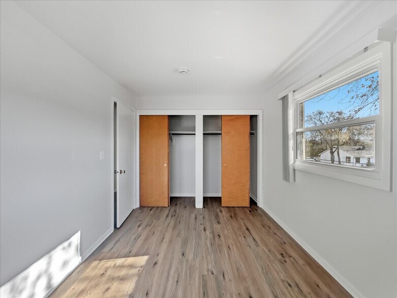 Building Photo - 122 W Washington St