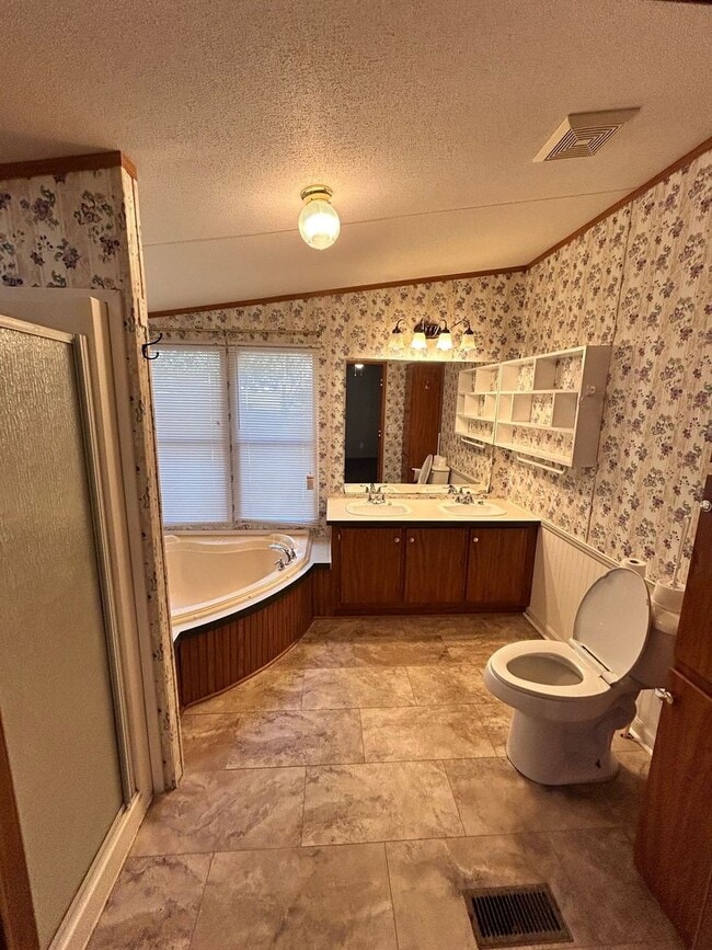 Building Photo - COZY 3 BR 2 BA located in Mount Holly  ***RENT SPECIAL : 1/2 OFF FIRST MONTH OF RENT!!!