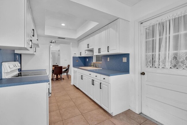 Building Photo - 313 NW 42nd St