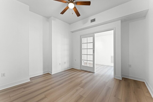 Building Photo - Sanctuary 1101