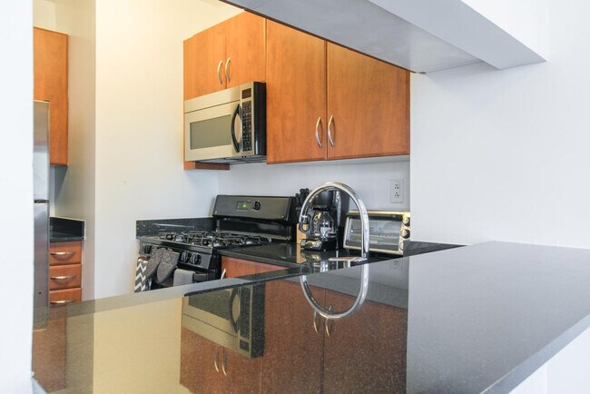 Building Photo - 45 E 33rd St