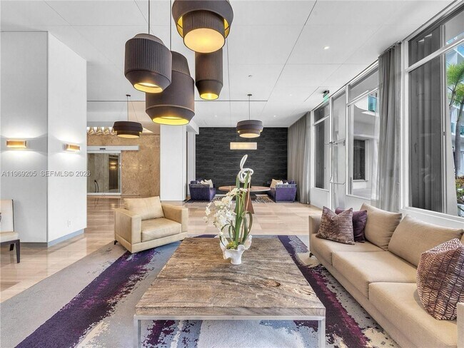 Building Photo - 100 Bayview Dr