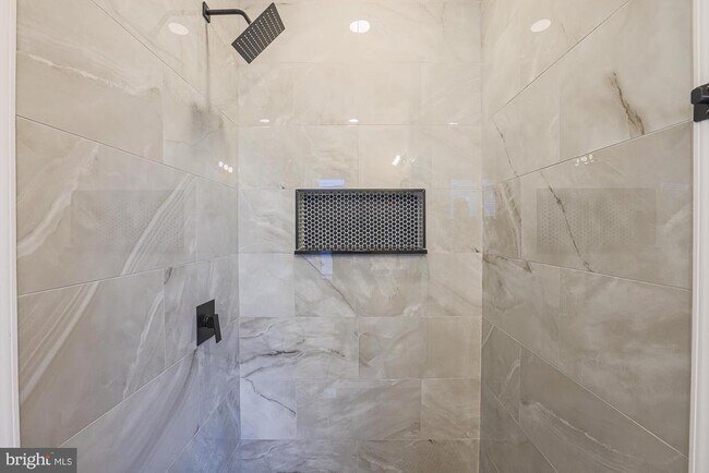 Building Photo - 3803 Cedardale Rd