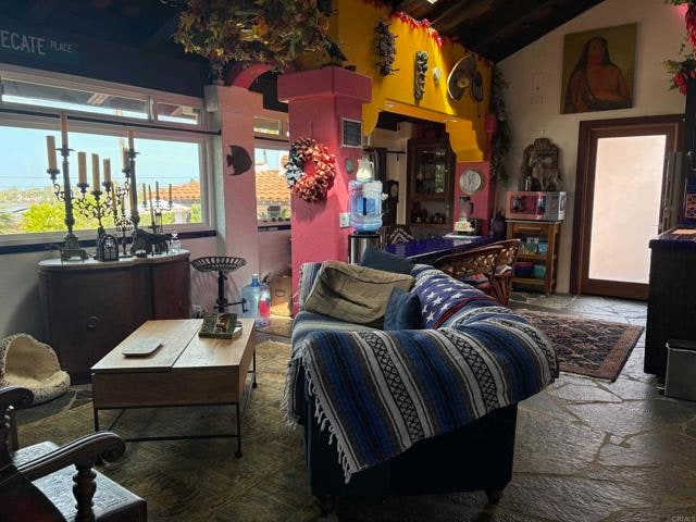 Building Photo - 122 S Rios Ave