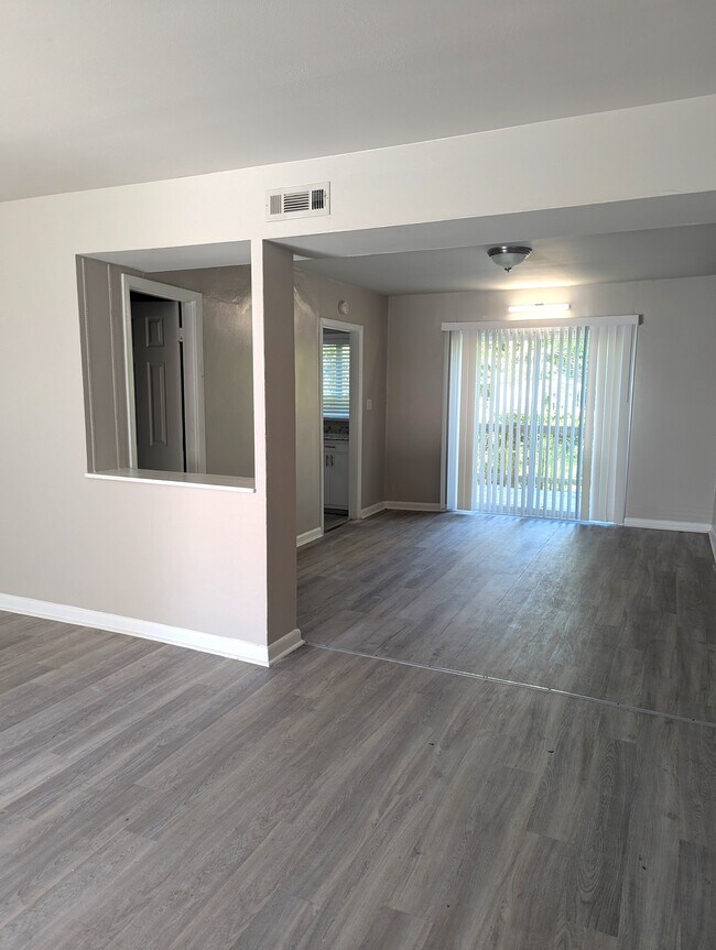 Building Photo - 225 Ridgewood Ave