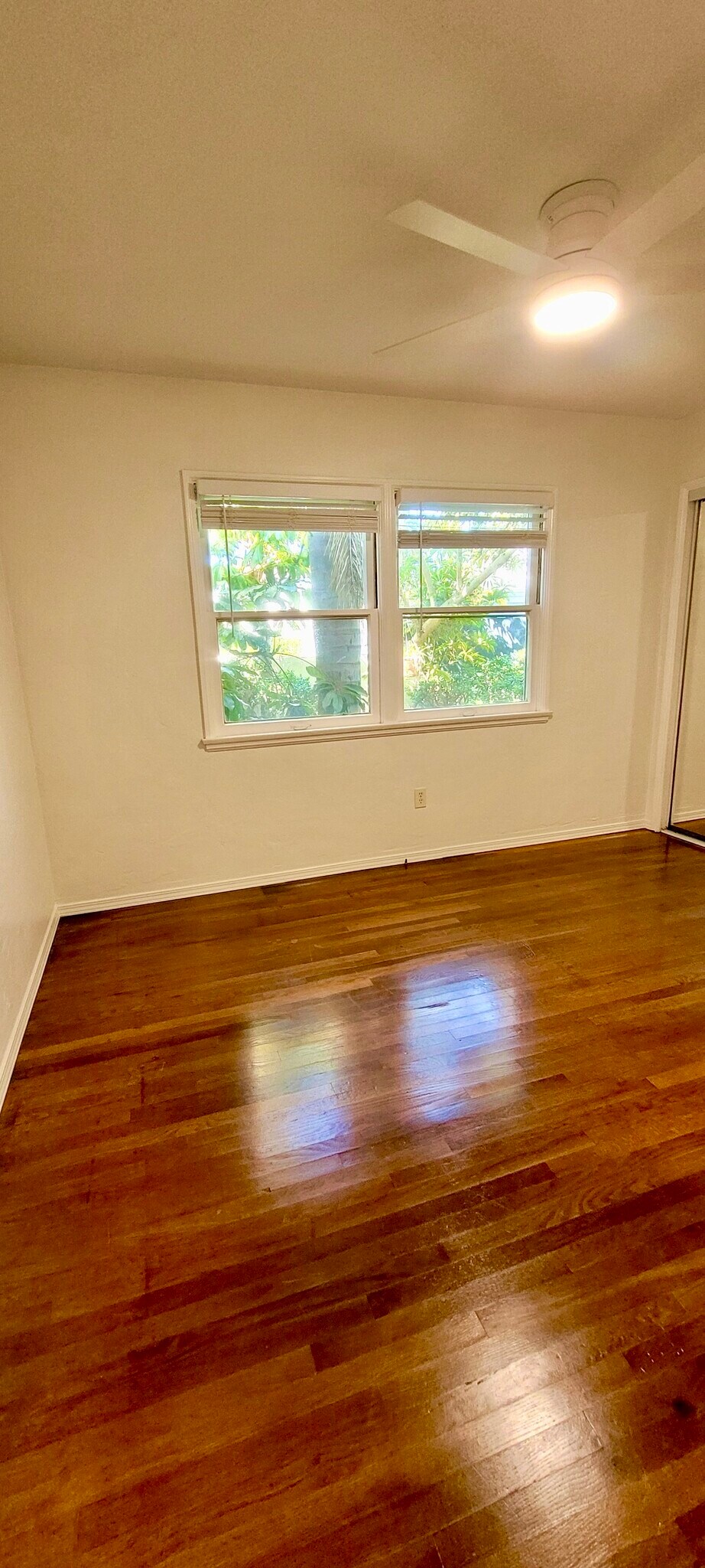 Building Photo - 4313 Mentone St