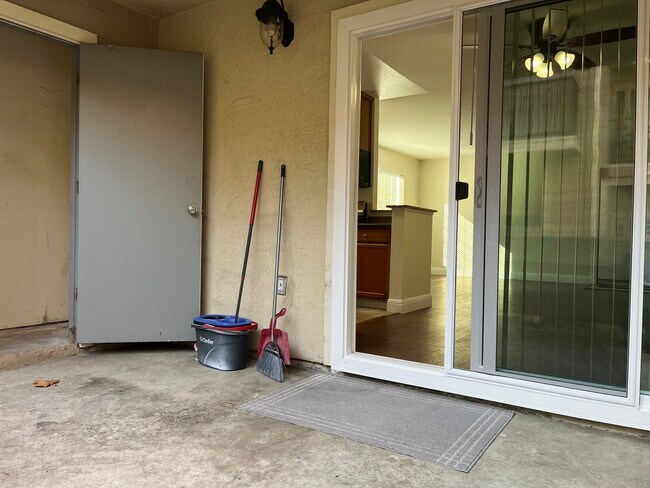 Building Photo - 3545 Grove St