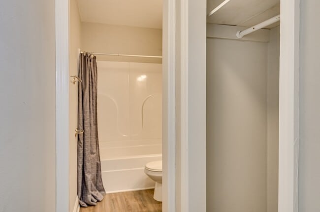 Building Photo - 3423 Cannongate Dr