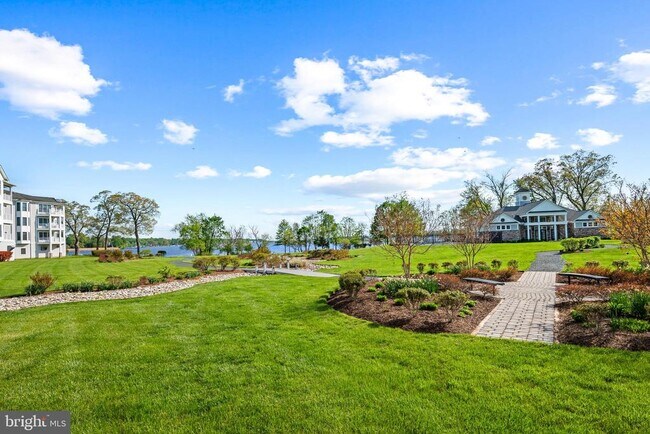 Building Photo - 4700 Water Park Dr