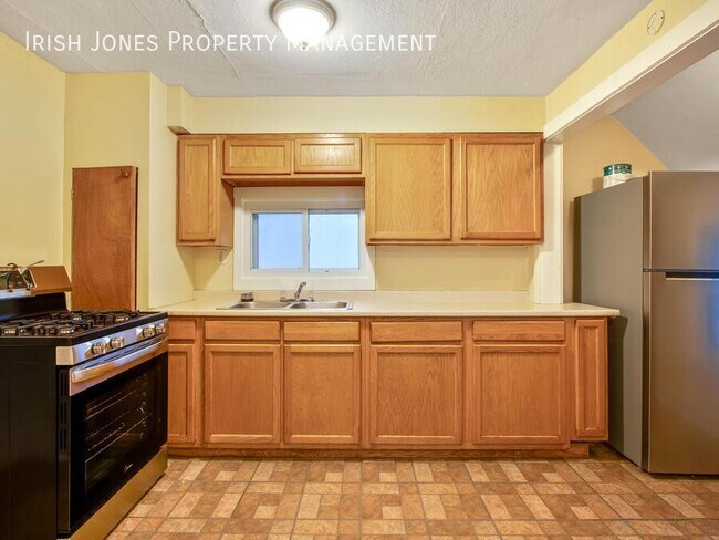 Building Photo - 36 Scott St