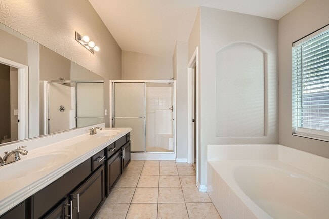 Building Photo - Great Henderson Single Story Home