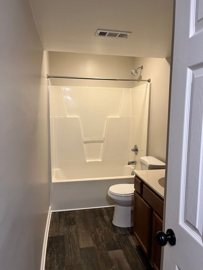 Building Photo - Two bedroom, 1.5 bath condo in High Point-...