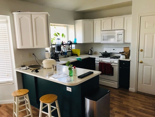 Building Photo - 5 Bed/4 Bath House For Rent in SLC!!!
