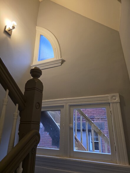 Building Photo - 5487 Hays St