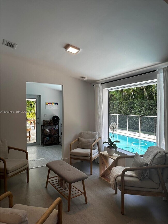 Building Photo - 630 San Lorenzo Ave