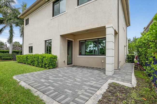 Building Photo - 10990 Oceano Wy