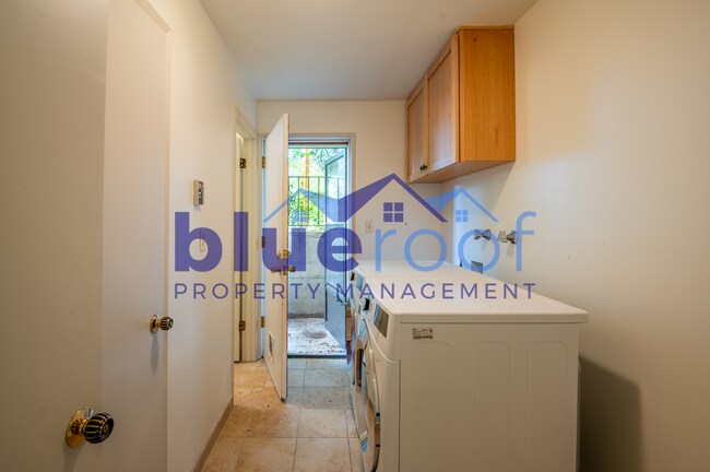 Building Photo - 13333 SE Mill St