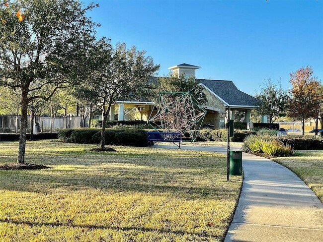Building Photo - 17810 Serene Shore Dr