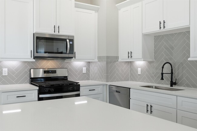 Building Photo - 9 Wellford St