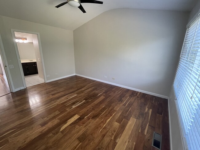 Building Photo - 357 Persimmon Ct