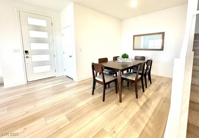 Building Photo - 600 Carriage Hill Dr