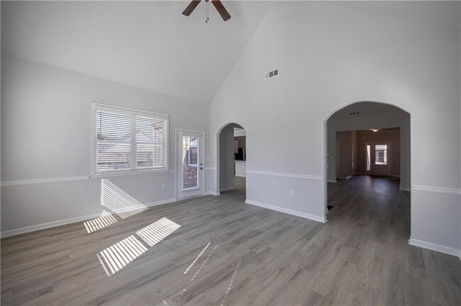 Building Photo - 931 Park Pl St