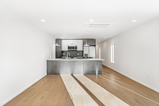 Building Photo - Contemporary 3BD, 2.5BA Edgewood Home with Fenced Yard and Carport