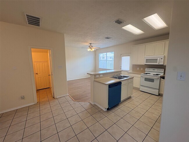 Building Photo - 14403 Fairbuff Ln