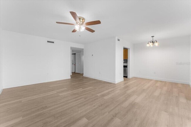 Building Photo - 11566 7th Ln N