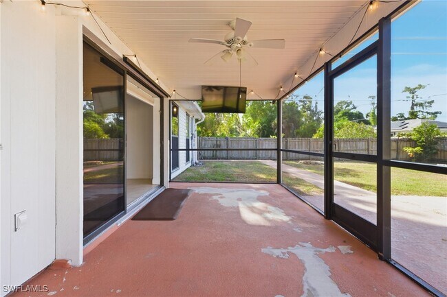 Building Photo - 18554 Zinnia Rd