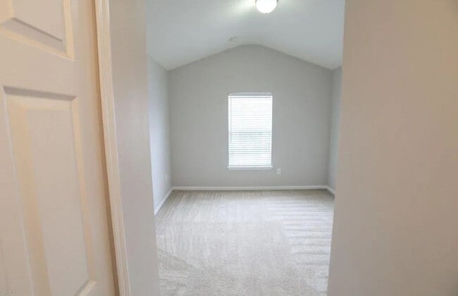 Building Photo - 4213 Highwood Dr