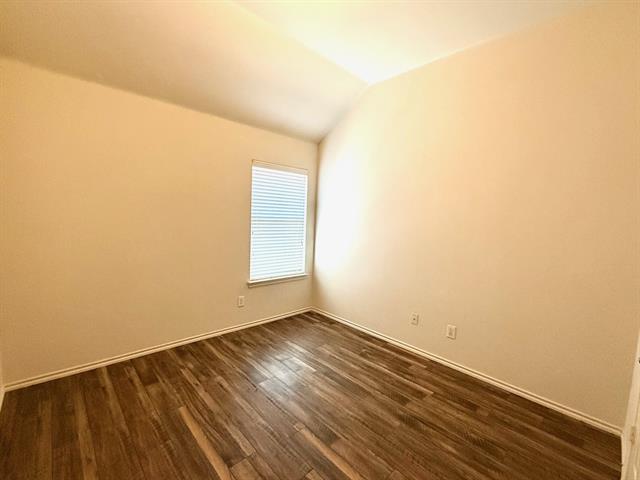 Building Photo - 9200 Clearview Dr