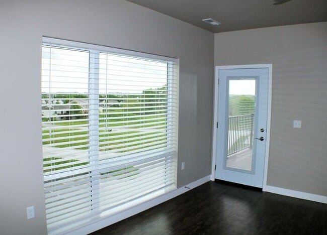 Building Photo - $1,350 | 1 Bedroom, 1 Bathroom Condo | Pet Friendly* | Sublease* | Available For February 1st, 20...