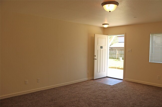 Building Photo - 10535 Mills Rd