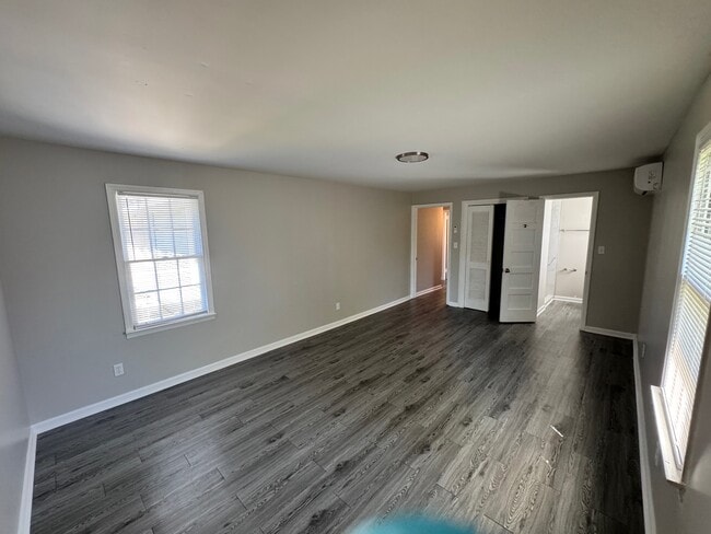 Building Photo - 222 Reynolds St