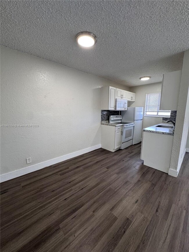 Building Photo - 2150 Madison St