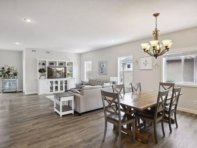 Building Photo - 18115 Icon Ct