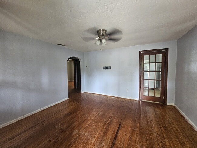 Building Photo - "Charming 2-Bedroom Home with Gleaming Hardwood Floors Ready for Move In!