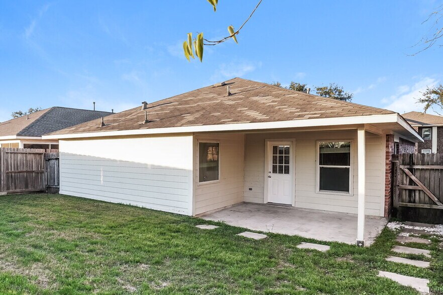 Building Photo - 12114 English Brook Cir